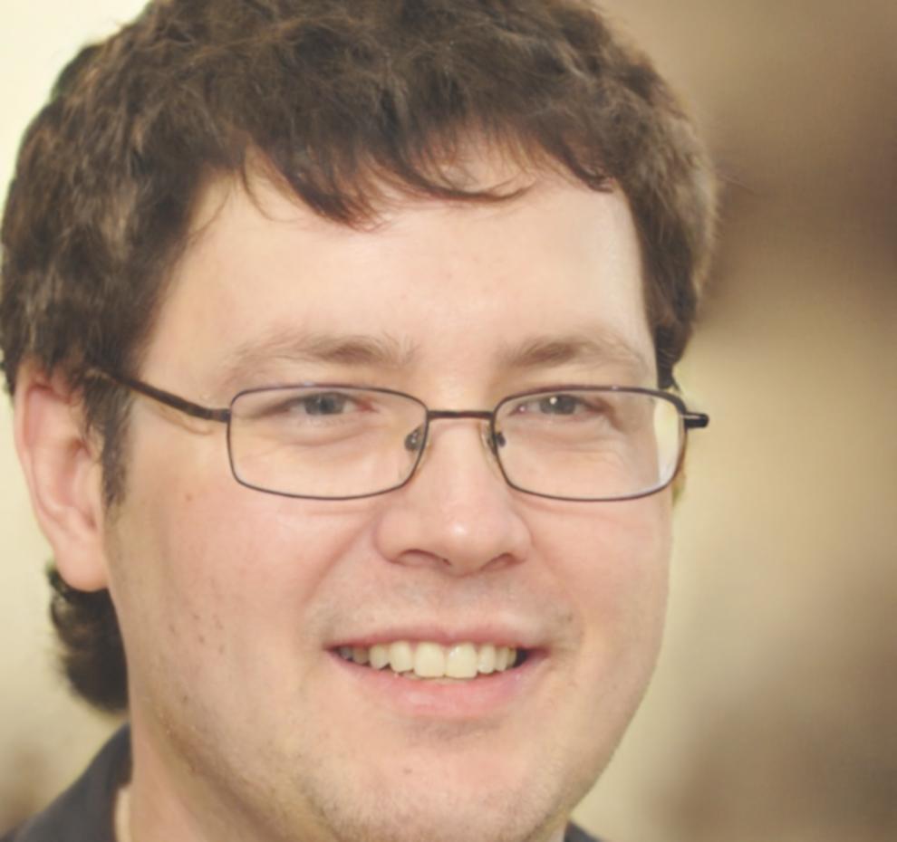 Dimitar Petrov, Senior Financial Analyst