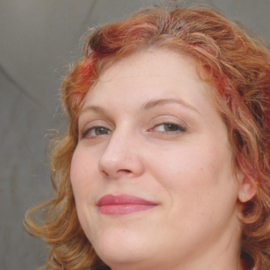 Program graduate who successfully transitioned to financial analysis career